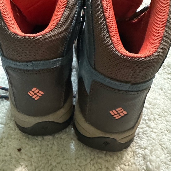 Columbia Red and Black Outdoor Shoes - Picture 2 of 6